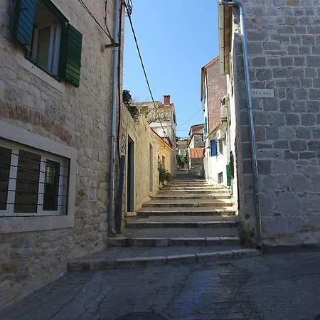 Studio Luma Split